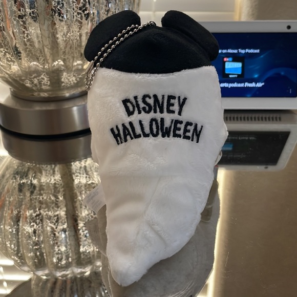 Mickey ghost w/popcorn bucket Tokyo Disney plush keychain/bag charm - Picture 3 of 4